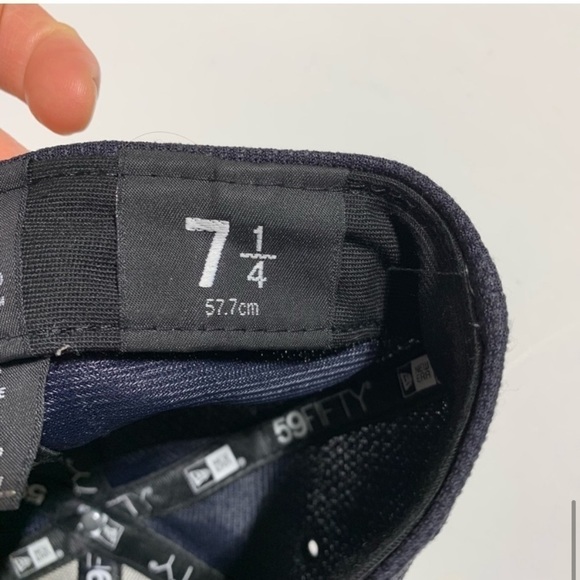 New Era New York Yankees mesh ball cap with white embroidery - Picture 6 of 6